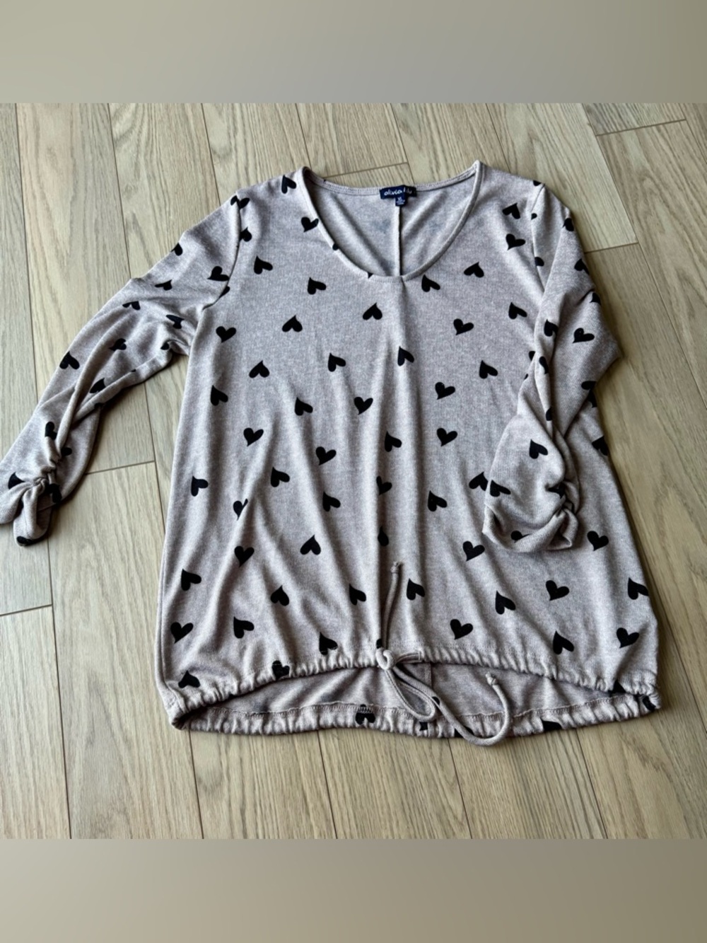 Lightweight Taupe V-Neck sweater Long-Sleeve Top with Black Heart Print